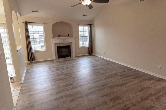 Foto del edificio - 4203 Spring Cress Dr