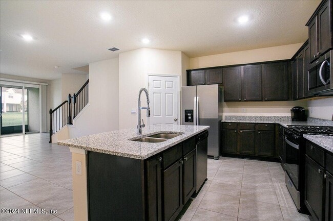 Building Photo - 572 Coastline Wy