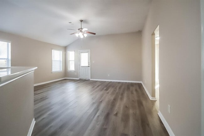 Building Photo - 8630 W Highlands Crossing