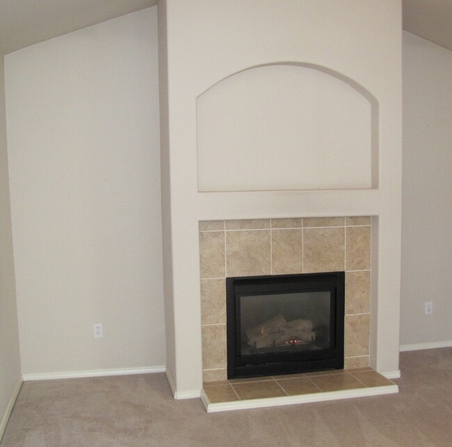 Building Photo - 6051 Spruce Meadows Loop