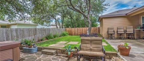 Building Photo - 2301 John Tee Dr