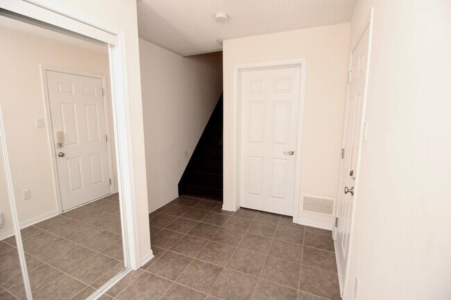 Building Photo - 603 Attenborough Terrace