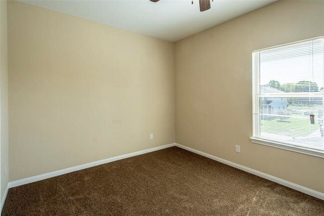 Building Photo - 8134 Cabot St - UNIT B