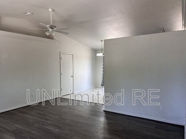 Building Photo - 2819 N Cedar Springs Ln
