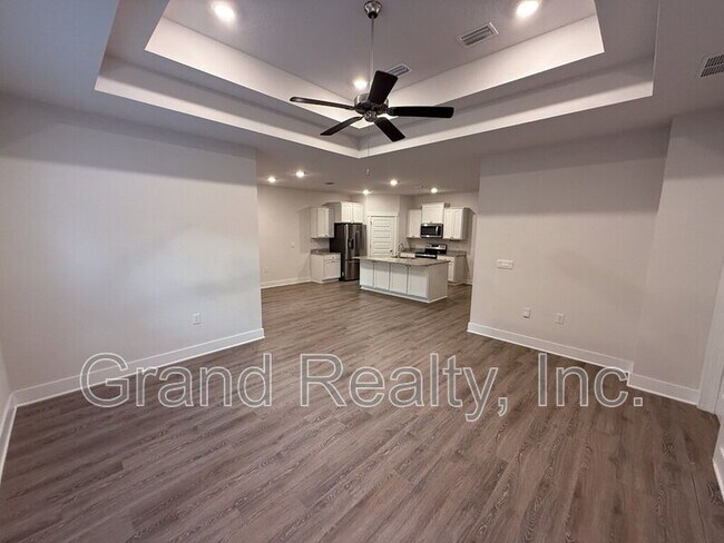 Foto del edificio - 5749 Danbury Blvd