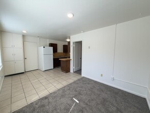 Building Photo - 171 S 900 W