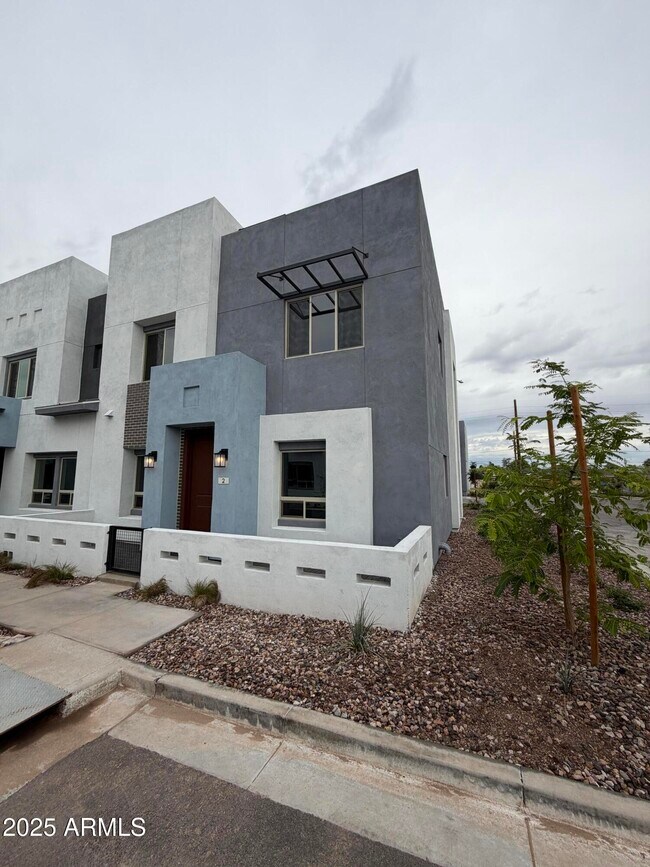 Foto del edificio - 733 E Commonwealth Ave