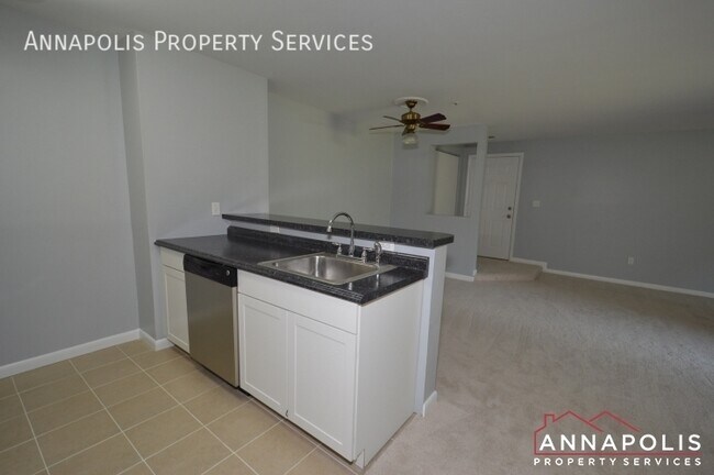 Building Photo - 10 Hearthstone Ct