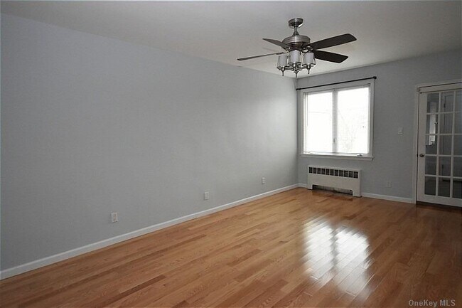 Building Photo - 84-18 Little Neck Pkwy