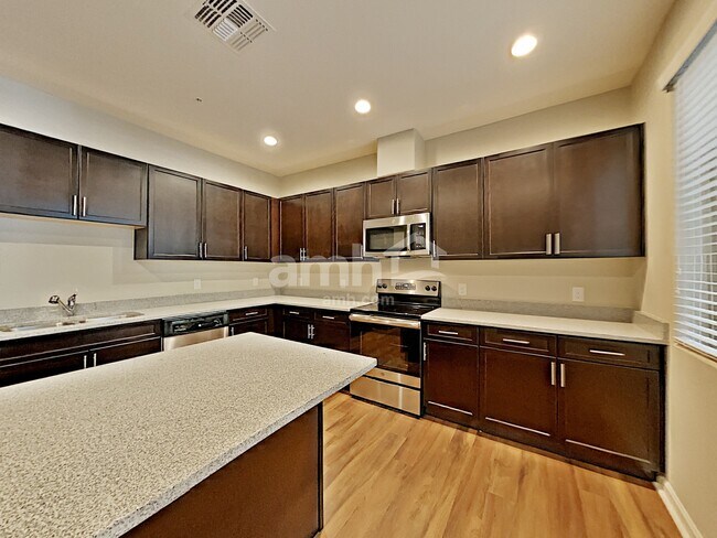 Building Photo - 20737 W Stone Hill Rd