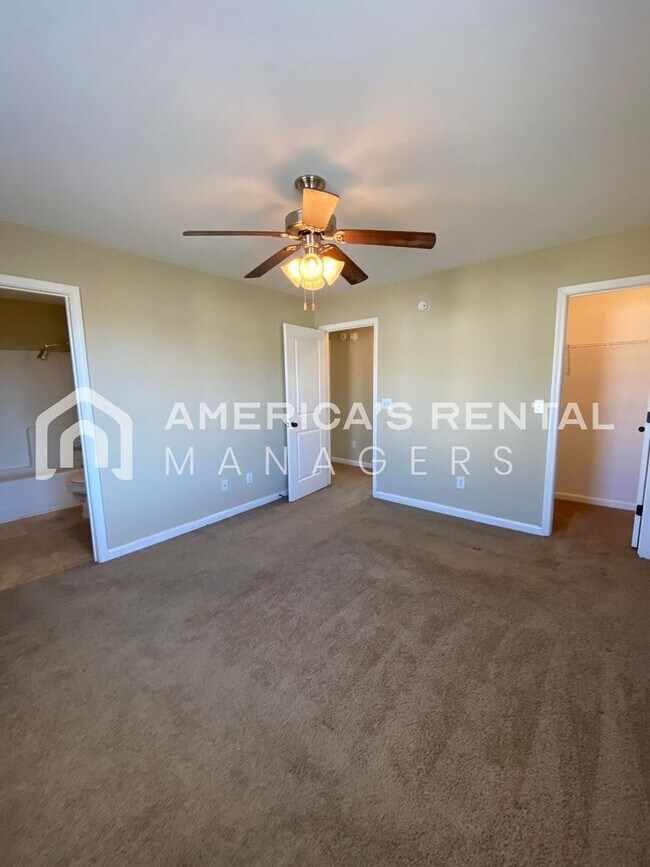 Building Photo - Townhome Available in Calera!! Available t...