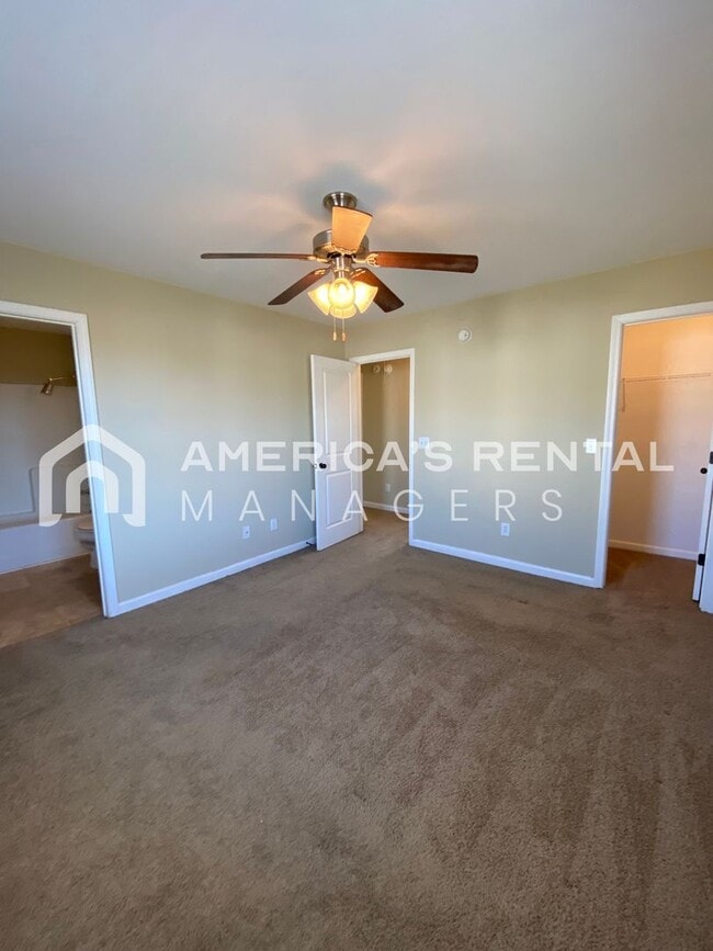 Foto del edificio - Townhome Available in Calera!! Available t...