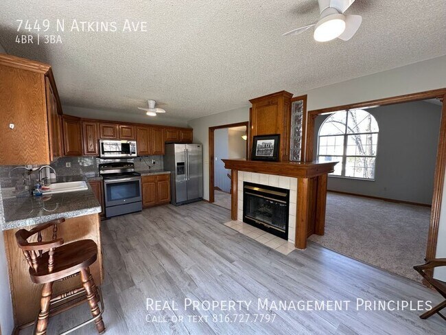 Foto del edificio - 7449 N Atkins Ave