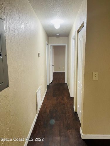 Building Photo - 2160 Forest Knoll Dr NE