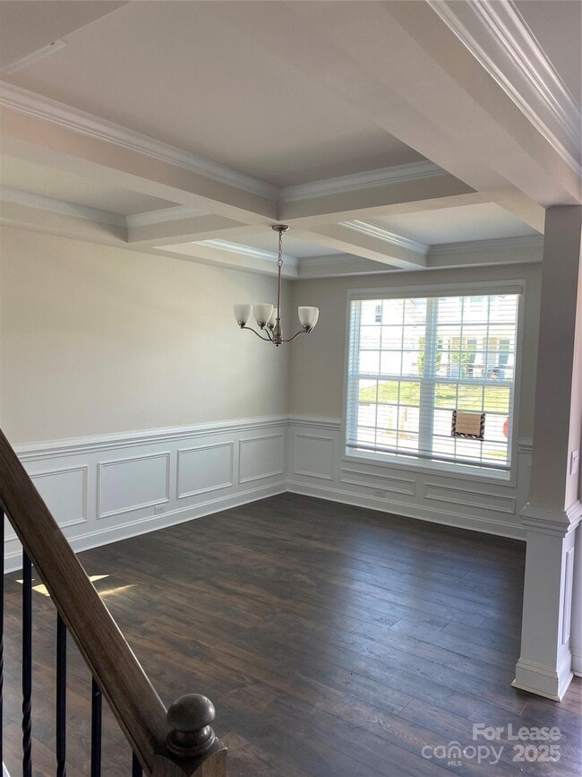 Building Photo - 1076 Thoroughbred Dr.
