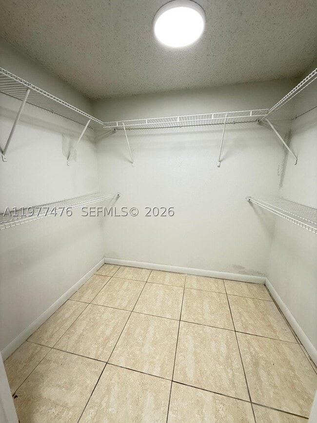Foto del edificio - 13499 Biscayne Blvd