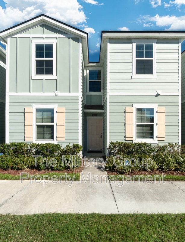 Building Photo - 425 Running Wds St