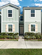Building Photo - 425 Running Wds St