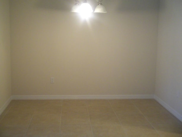 Building Photo - READY TO MOVE IN 2 BEDROOM 2 BATH CONDO IN WINDERMERE