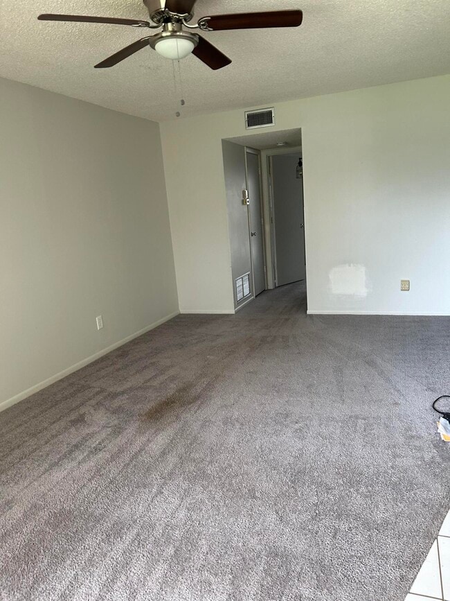 Building Photo - 21 Lake Vista Trail