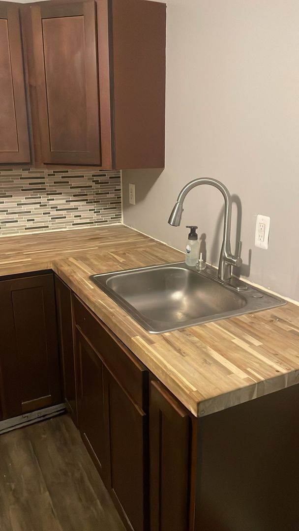 Foto del edificio - Recently Renovated 2 Bed 1 Bath Ready To M...