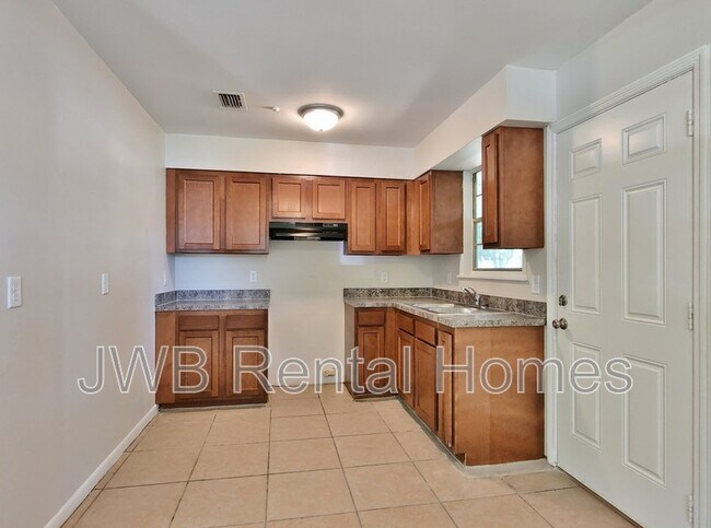 Photo - 3152 Thomas St House