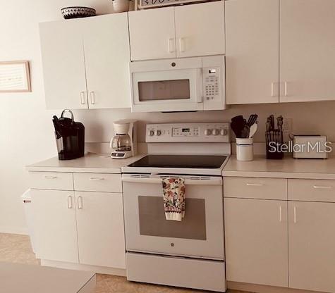 Foto del edificio - 8735 Olde Hickory Ave