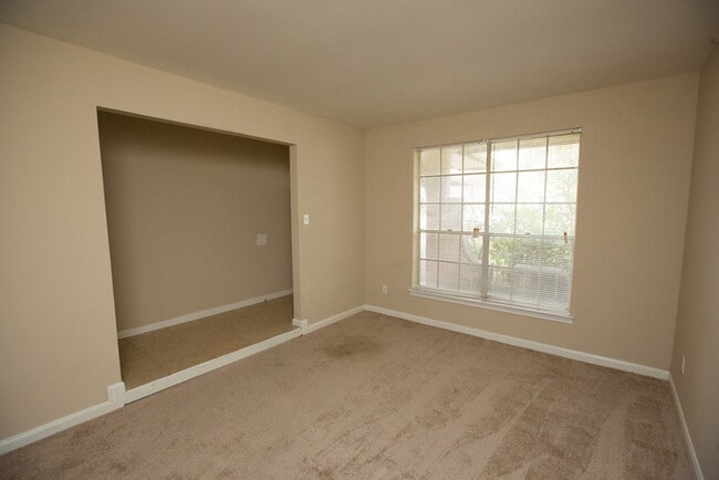 Building Photo - 5602 Briarwick Ln