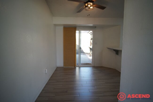 Building Photo - Cute Home in Southwest Bakersfield!