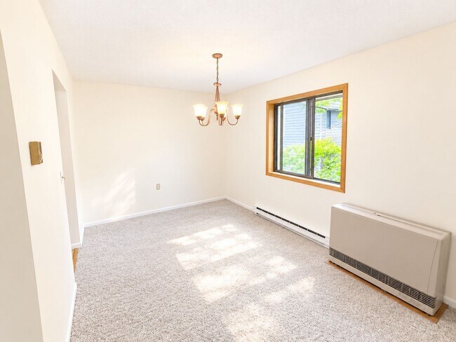 Foto del edificio - 50 Hawthorne Cir