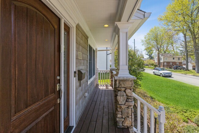 Foto del edificio - 390 Lafayette St