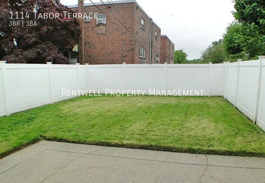 Building Photo - 1114 Tabor Terrace