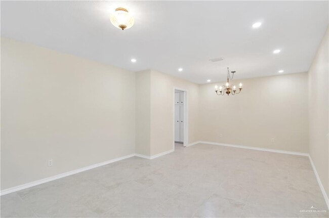 Foto del edificio - 413 W Jonquil Ave