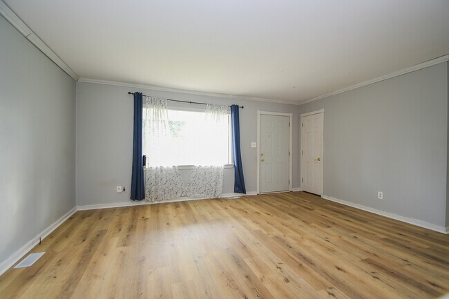 Foto del edificio - 1107 Hilltop Blvd