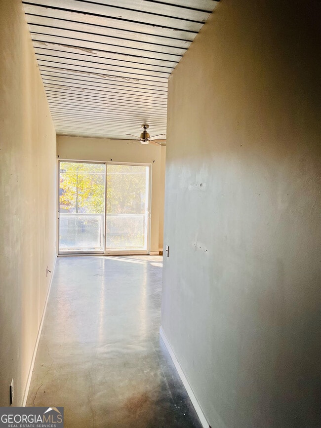 Building Photo - 620 Glen Iris Dr NE