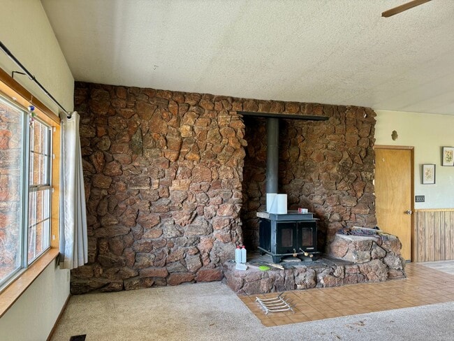 Building Photo - 3 Bed, 2 Bath Home in Florence w Spacious Yard!