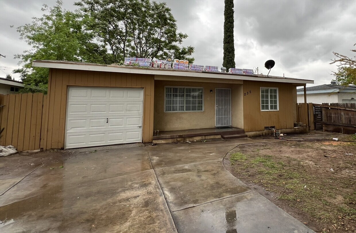 Primary Photo - 235 E 47th St