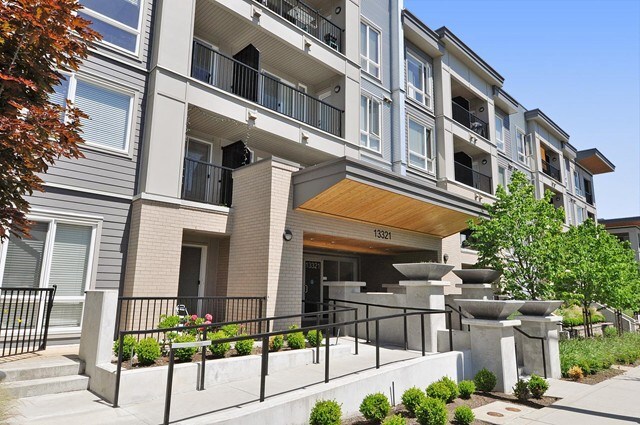 Building Photo - 305-13321 102A Av
