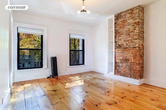 Foto del edificio - 129 Clifton Pl
