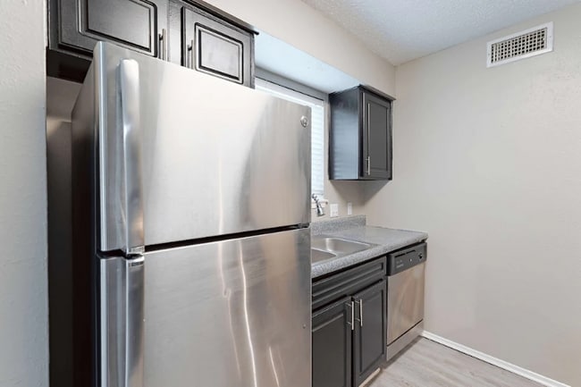 Photo - 531 Bedford Rd Apartment