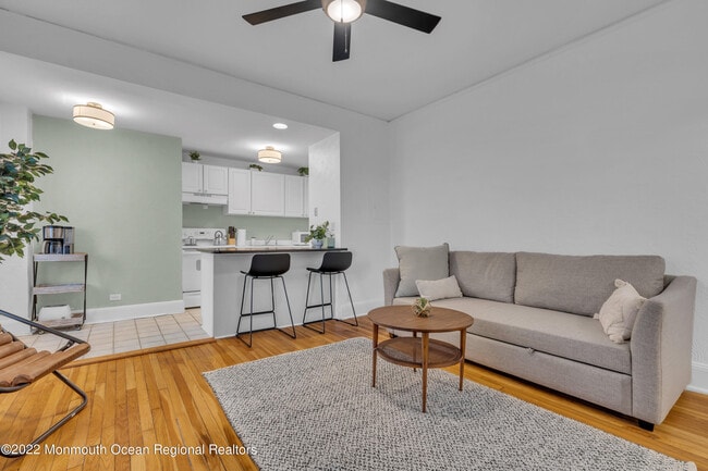 Building Photo - 400 Deal Lake Dr