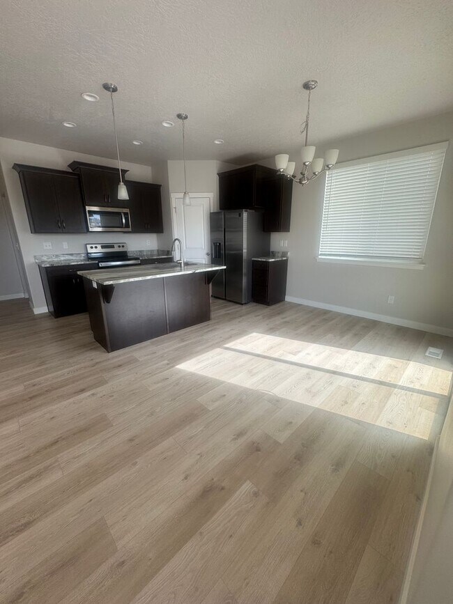 Building Photo - Beautiful Lehi Townhome for rent!