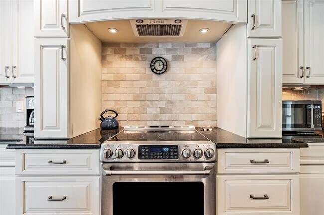 Building Photo - 3018 Prestige Dr