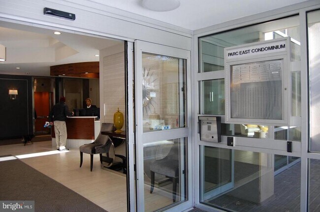 Foto del edificio - 1225 Martha Custis Dr