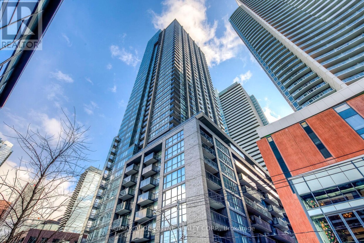 Photo principale - 295-3295 Adelaide St W