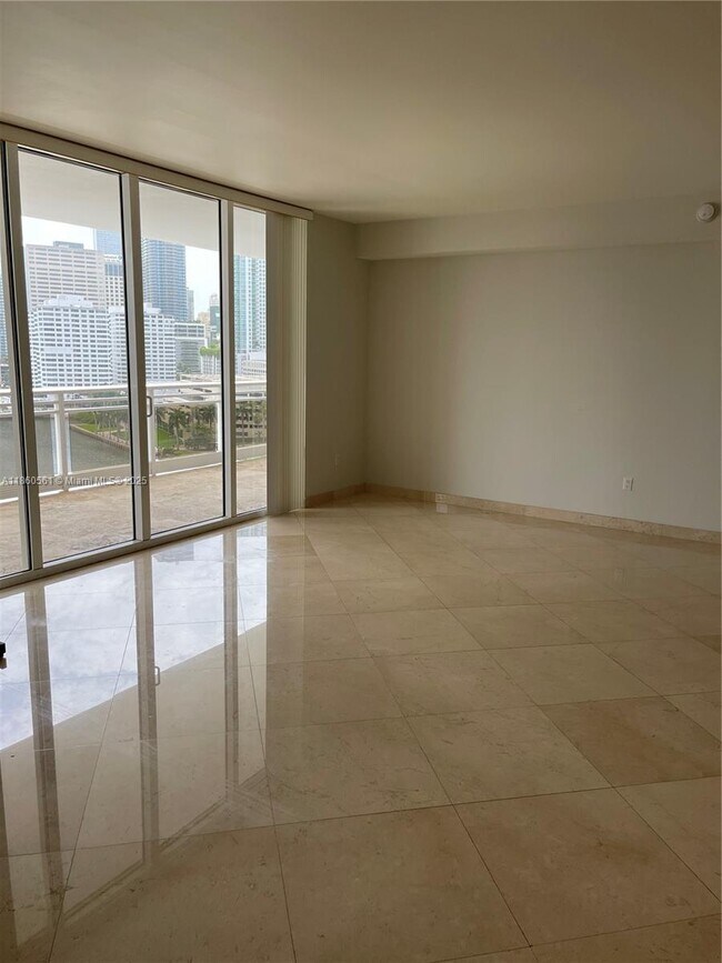 Foto del edificio - 901 Brickell Key Blvd