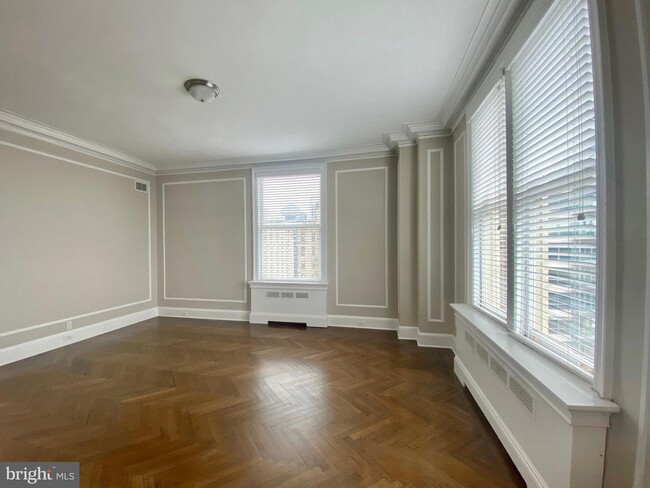 Building Photo - 237 S 18th St