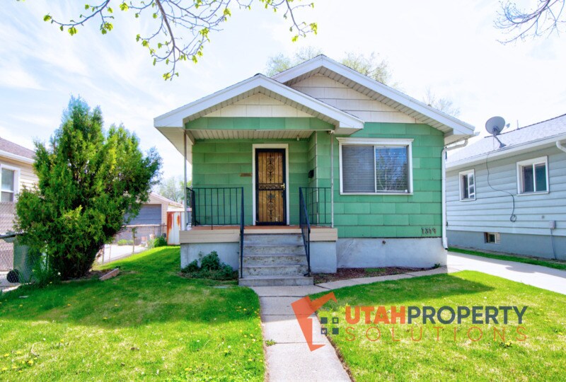Primary Photo - 1319 S Roberta St