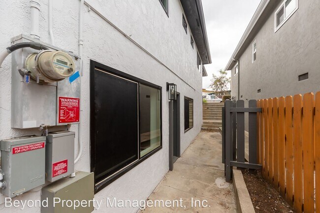 Building Photo - 1 br, 1 bath House - 5464 Gilbert Dr.