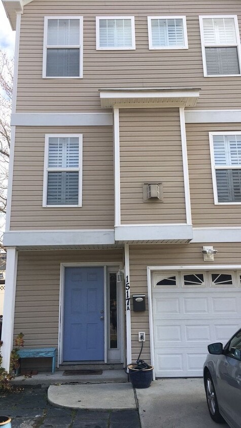 Primary Photo - 1517A Parks Ave